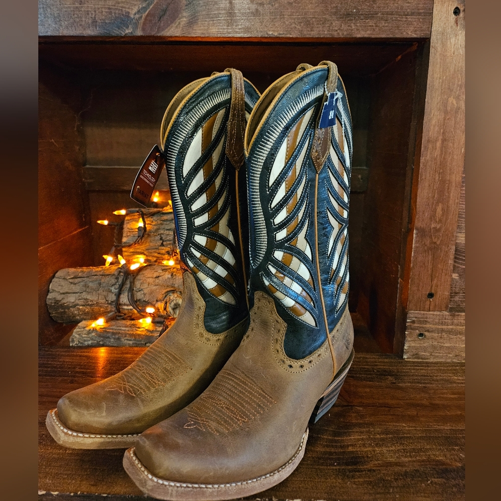 NWT Ariat Cowgirl boots